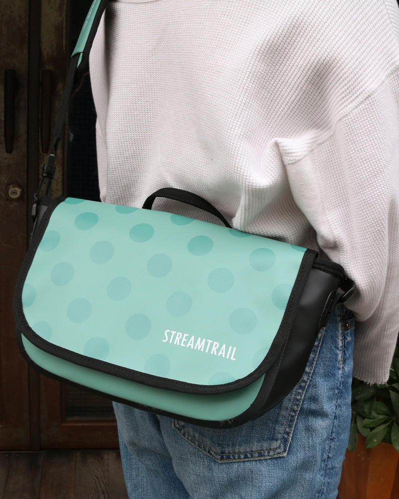 STREAM TRAIL Clam Dot Shoulder Bag